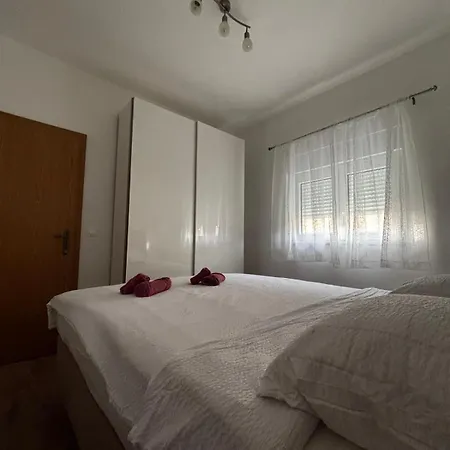 Apartament Bella *