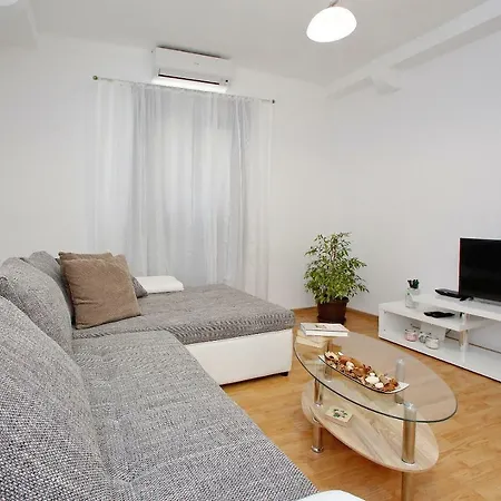 Bella Apartment *