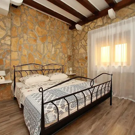 Apartment Bella *